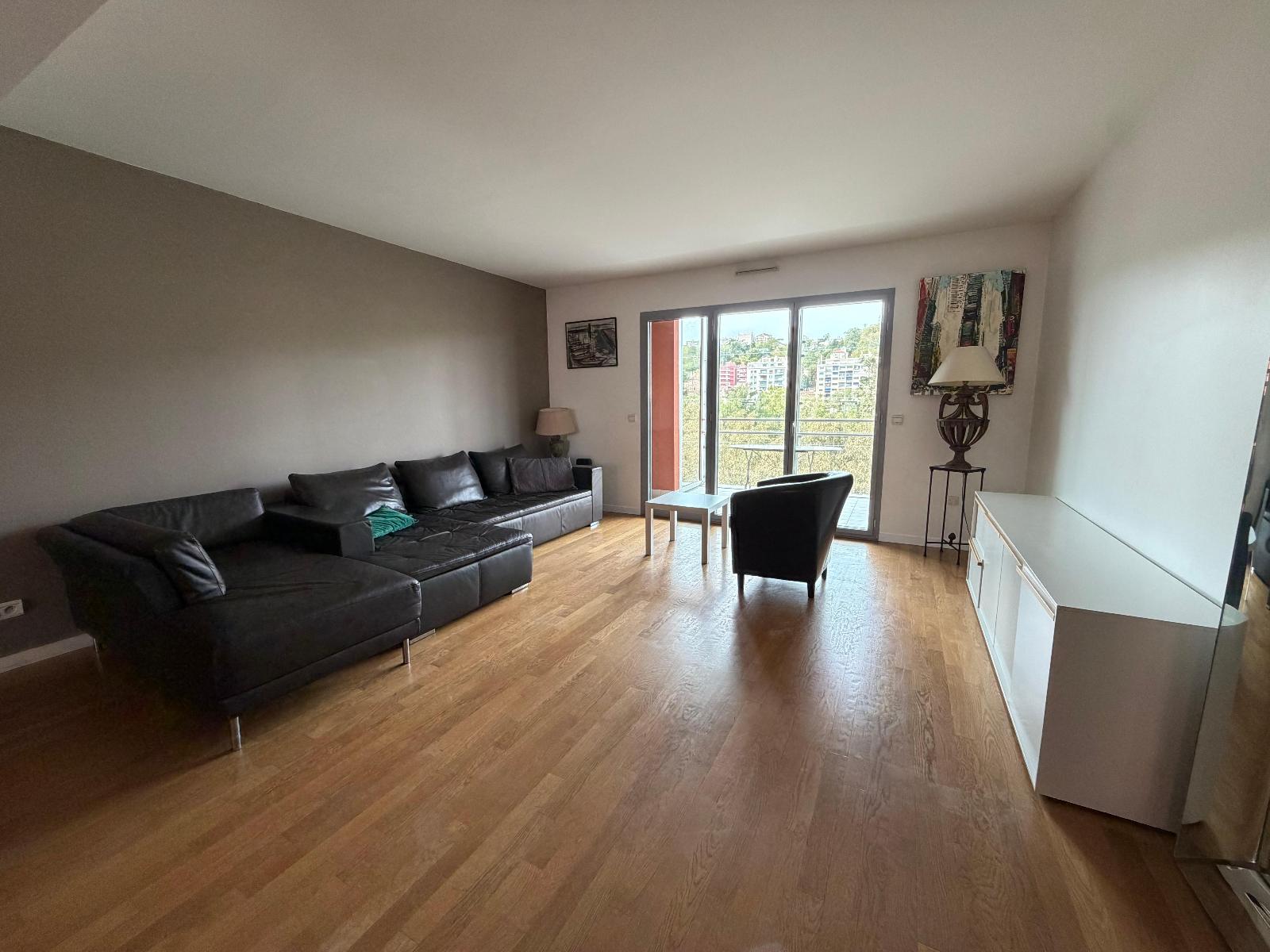 appartement 6 pièces - LYON